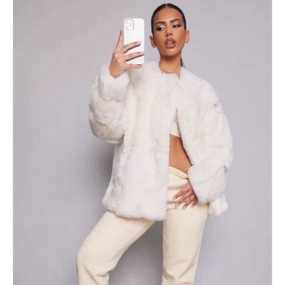 PrettyLittleThing Faux Fur Bubble Coat Cream Ivory Oversized Women’s Size 12 - Picture 1 of 11